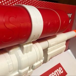 (FW 19) Supreme x Super Soaker OG SQUIRT GUN!
